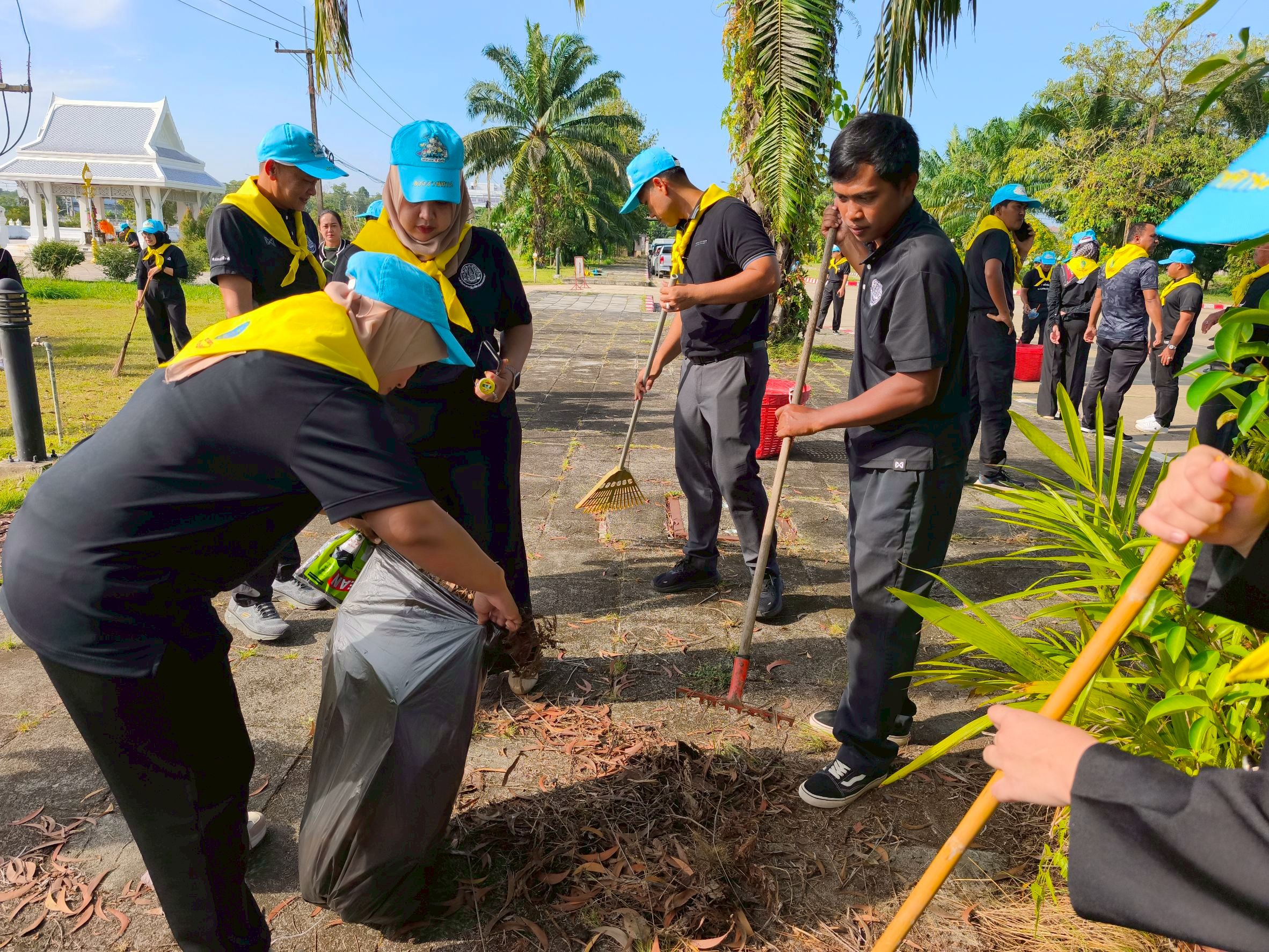 title - ส.ป.ก.นราธิวาส ร่วมกิจกรรมจิตอาสาบำเพ็ญสาธารณประโยชน์ เนื่องในวันพ่อขุนรามคำแหงมหาราช และวันสมเด็จพระนเรศวรมหาราช